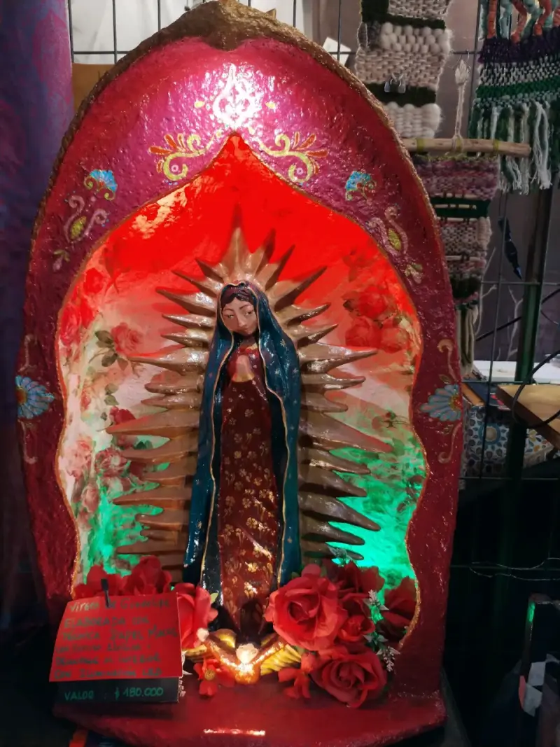 Virgen de Guadalupe iluminada - 1