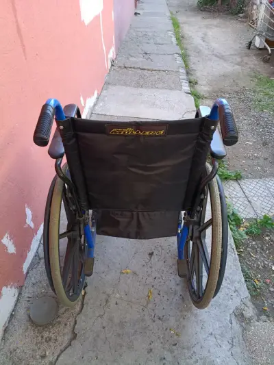 Silla de ruedas azul - miniatura 5