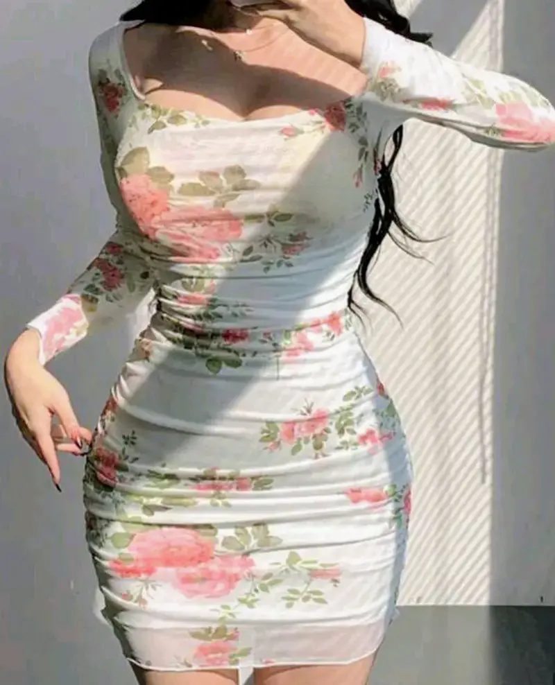 Vestido floral ajustado