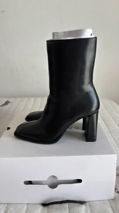 Botines negros de tacón alto - miniatura 1