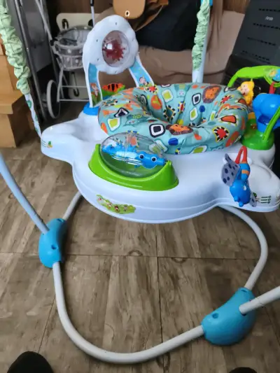 Saltador infantil con juguetes - miniatura 3