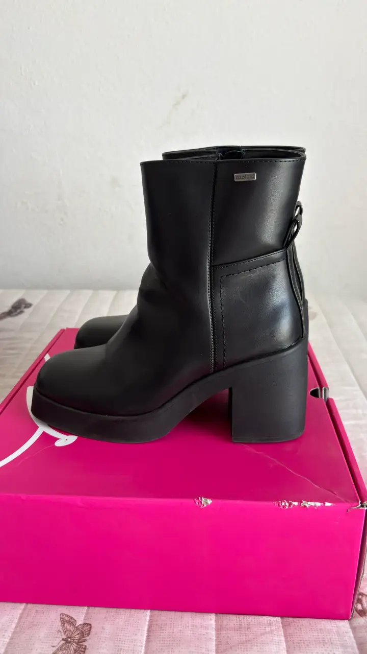 Botines negros de tacón - 1