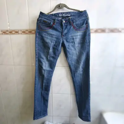 Jeans azul talla 40 aprox (29) - miniatura 3