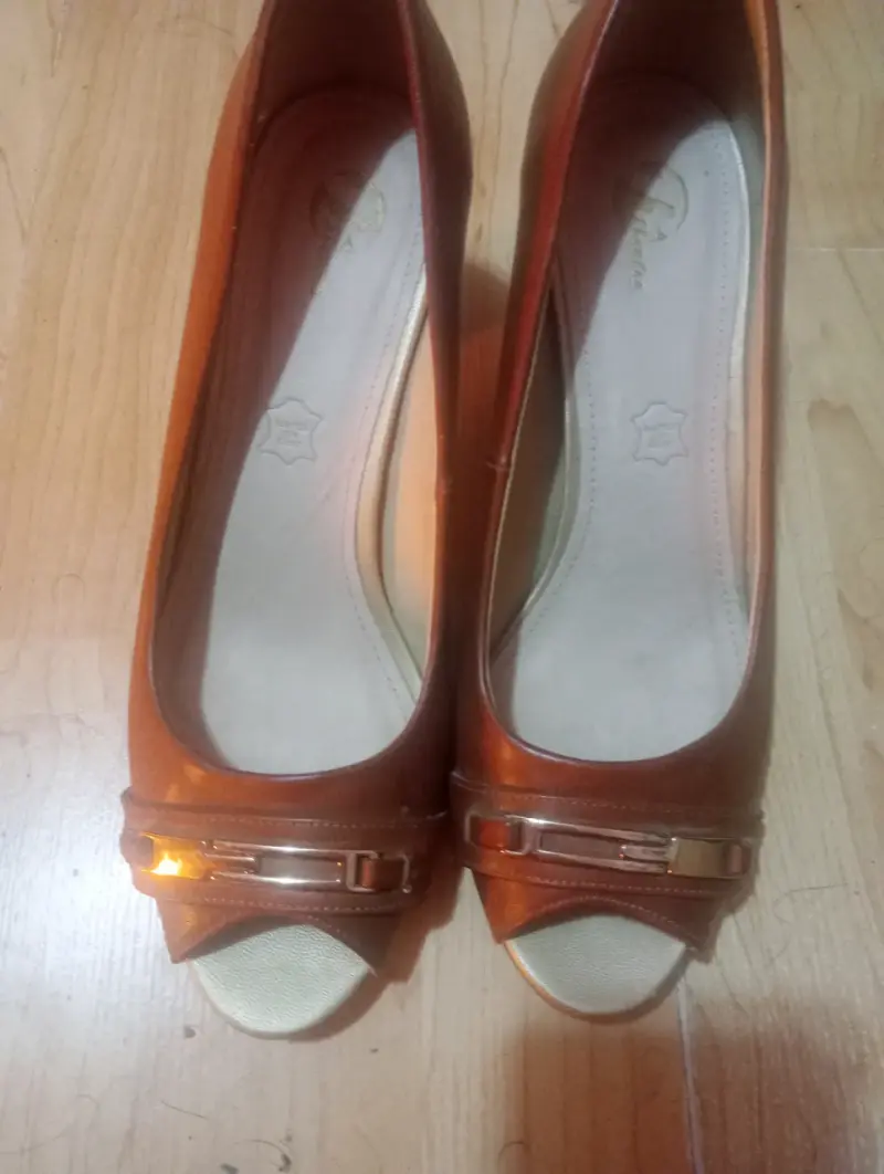 Zapatos de tacón abiertos marrones - 1