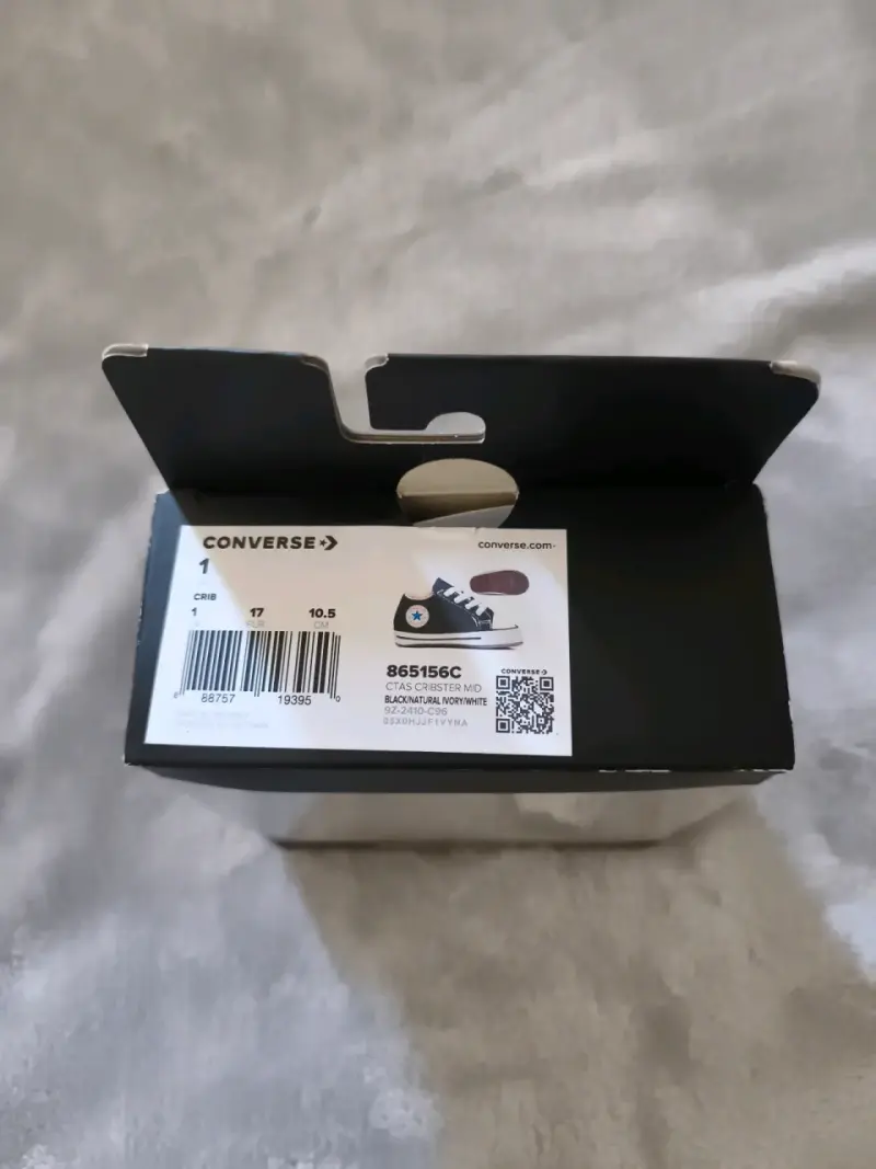 Zapatitos de bebé negros marca Converse - 5