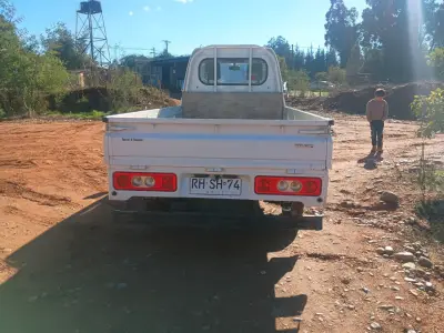 Camioneta de trabajo blanca - miniatura 3