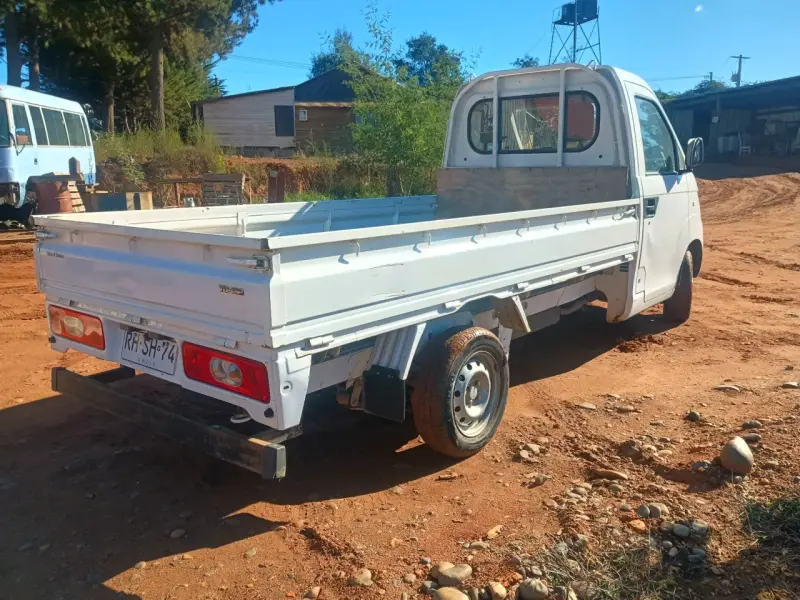Camioneta de trabajo blanca - 4