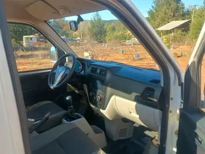 Camioneta de trabajo blanca - miniatura 5