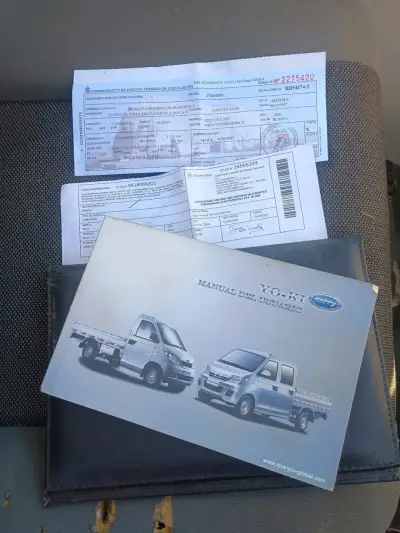 Camioneta de trabajo blanca - miniatura 6