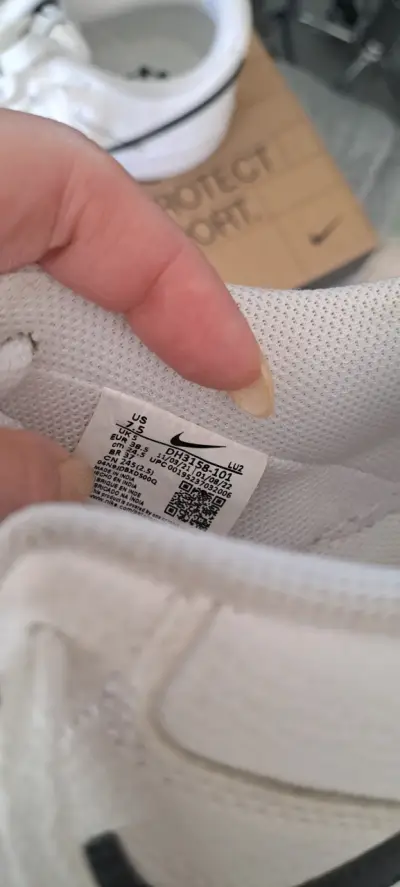 Zapatillas blancas Nike urbanas - miniatura 4