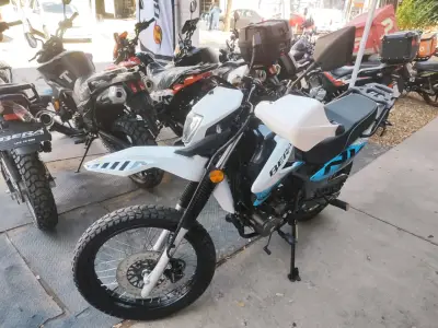 Moto Bera 150cc blanca nueva - miniatura 2