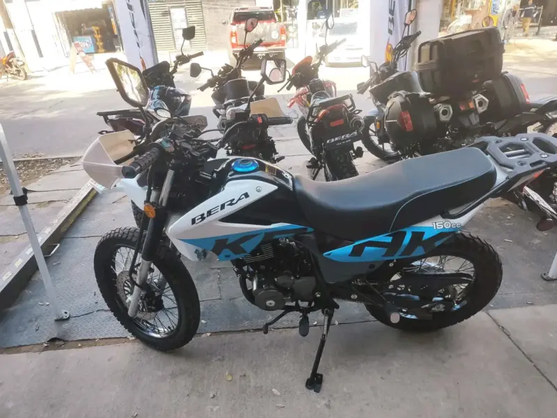 Moto Bera 150cc blanca nueva - 3