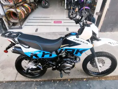 Moto Bera 150cc blanca nueva - miniatura 6