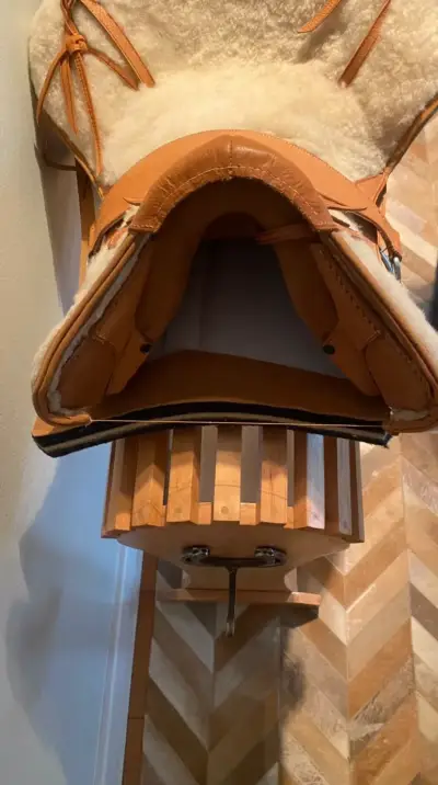 Silla de montar con mueble - miniatura 2