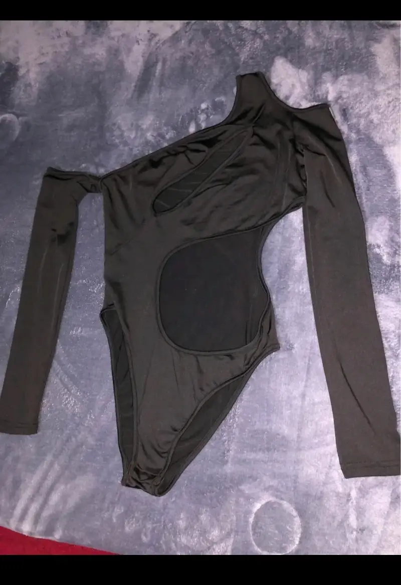 Body negro con diseño asimétrico - 2