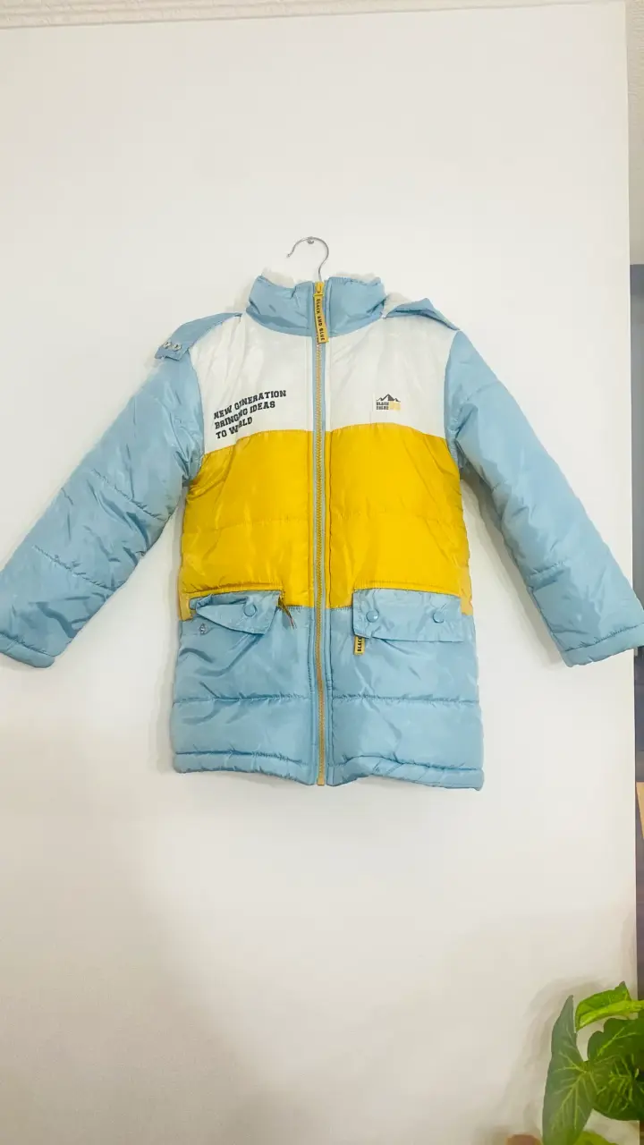 Parka infantil celeste y amarilla - 1