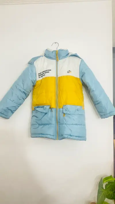 Parka infantil celeste y amarilla - miniatura 1