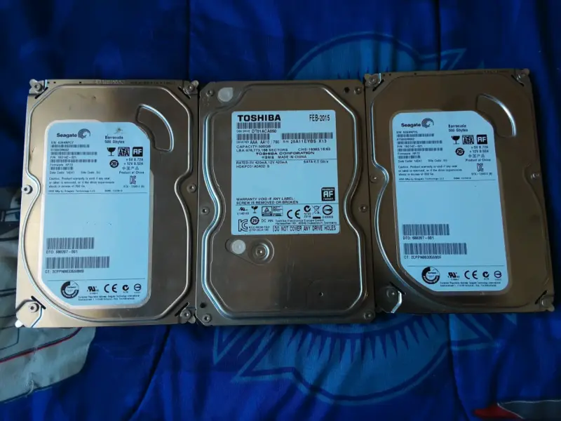 Tres discos duros Seagate 500GB