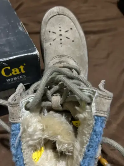 Botas CAT con forro peludo - miniatura 2