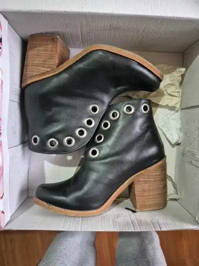 Botines negros con tacón - miniatura 4