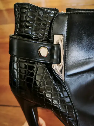 Botines negros de cuero con taco alto - miniatura 2
