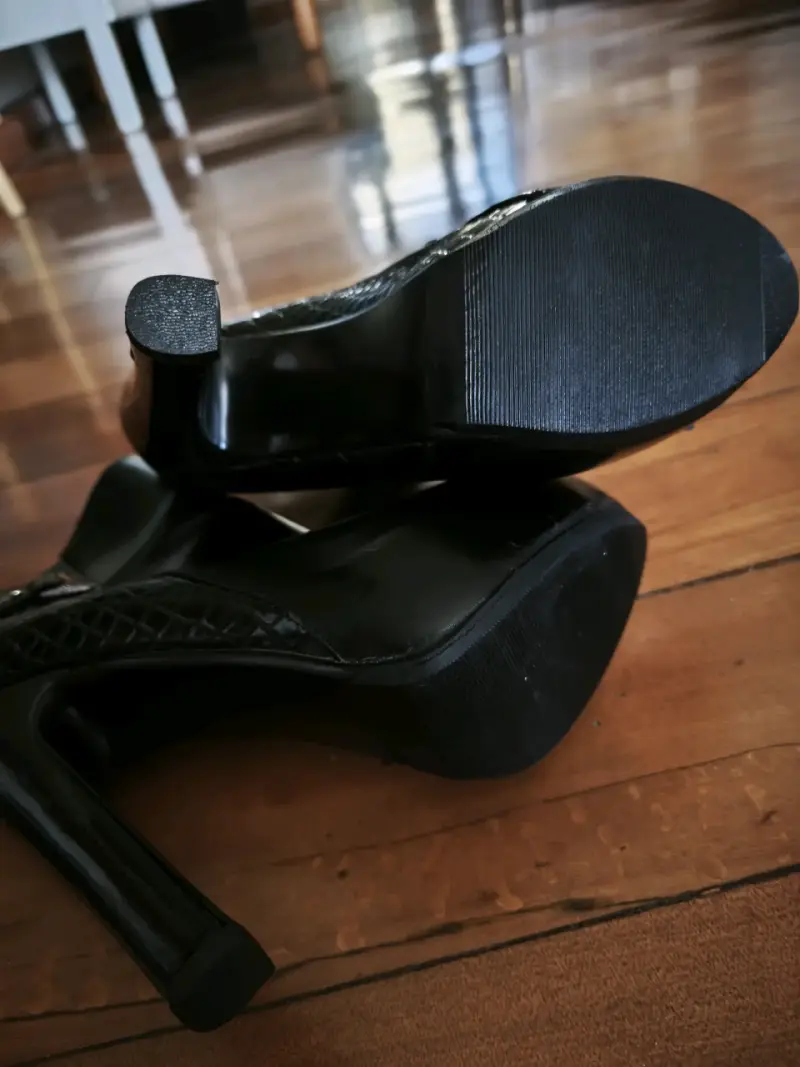 Botines negros de cuero con taco alto - 3