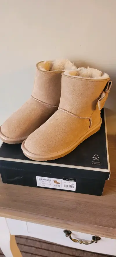 Botas beige con forro talla 34 nuevas - miniatura 1