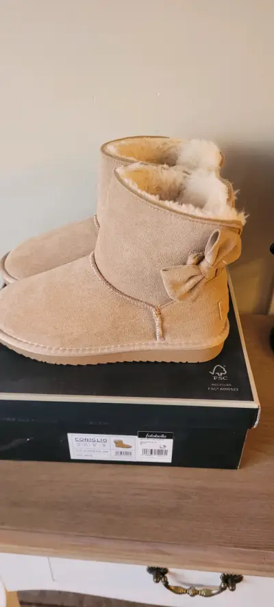 Botas beige con forro talla 34 nuevas - miniatura 2