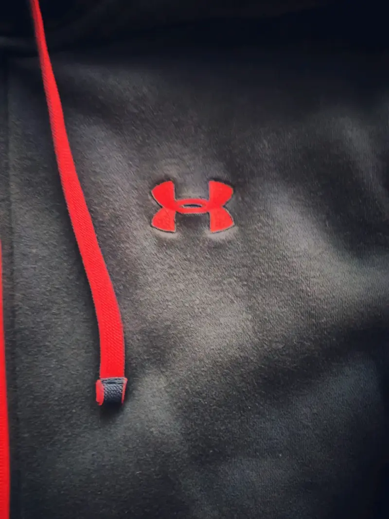 Polerón Under Armour Azul Marino Tela Impermeable - 1