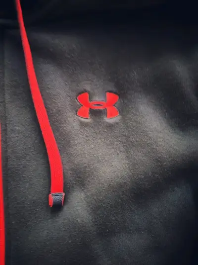 Polerón Under Armour Azul Marino Tela Impermeable - miniatura 1