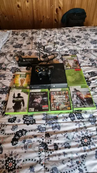Consola Xbox 360 con Kinect y controles - miniatura 2