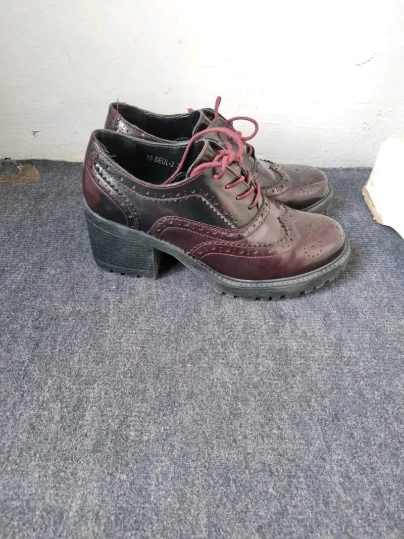 Zapatos de tacón burdeos - 1