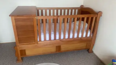 Cuna de madera con cajonera - miniatura 5