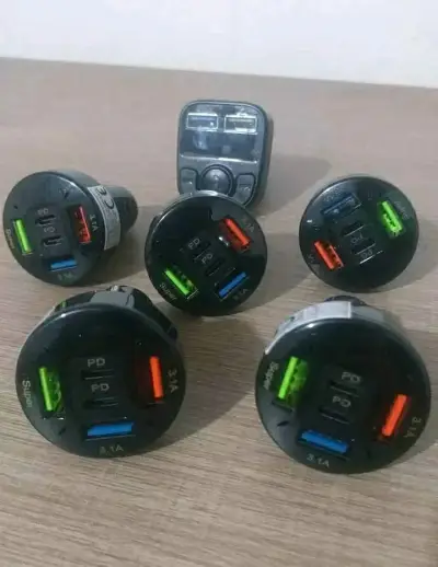 Cargador USB para auto - miniatura 2