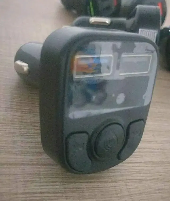 Cargador USB para auto - 3