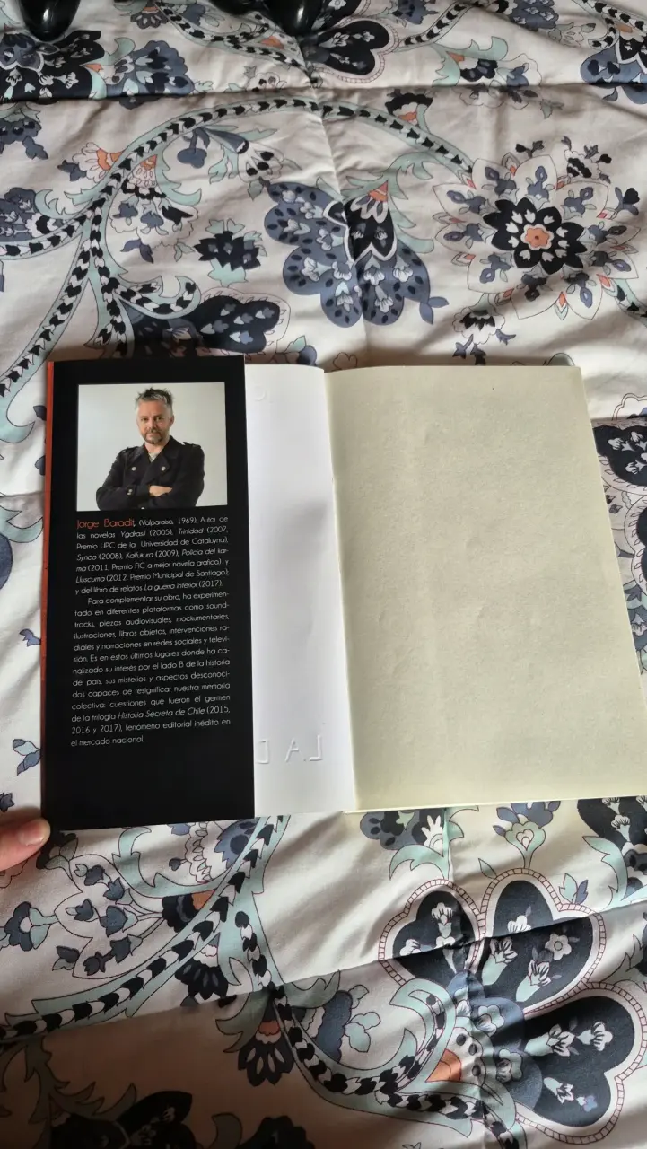 Libro 'La Dictadura' de Jorge Baradit - 3