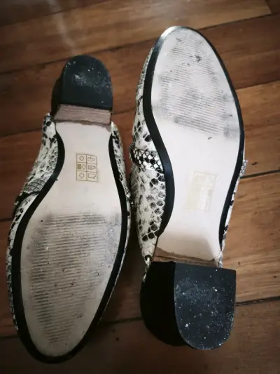 Zapatos mule estilo serpiente - miniatura 4