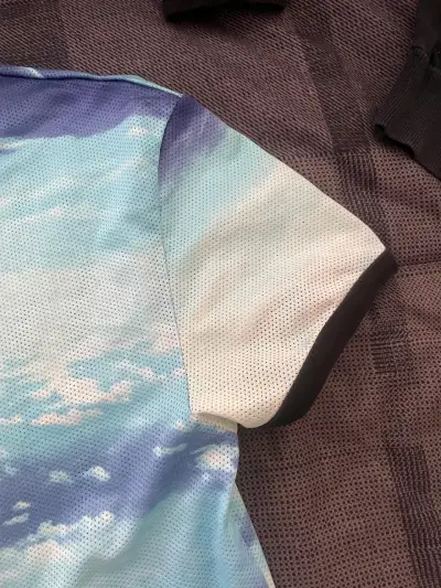 Polera estampada estilo cielo - miniatura 3