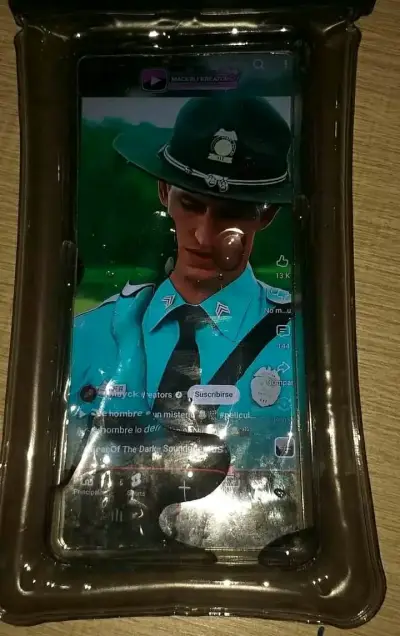 Fundas impermeables para teléfono - miniatura 4