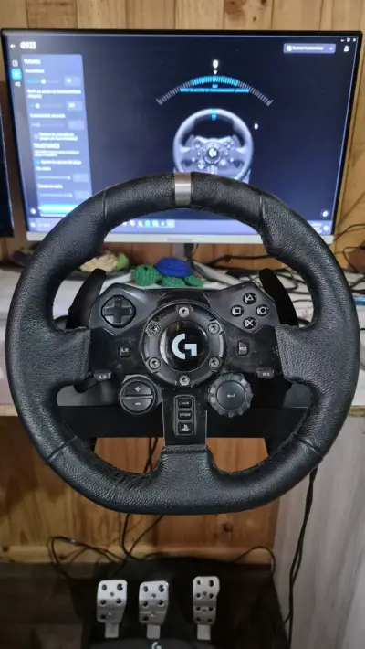 Volante Logitech G923 para simulación - miniatura 1