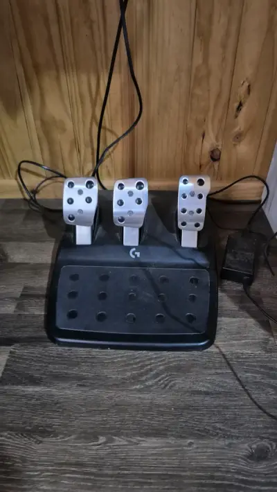 Volante Logitech G923 para simulación - miniatura 2