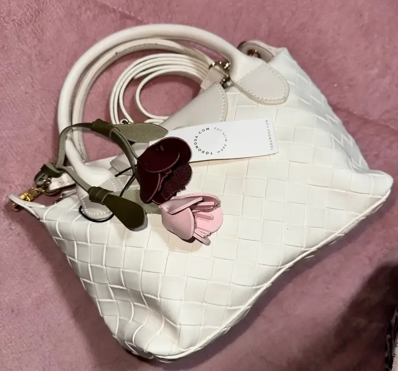Cartera blanca nueva - 2