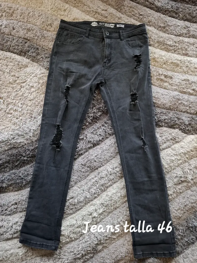 Jeans gris estilo rasgado - 2