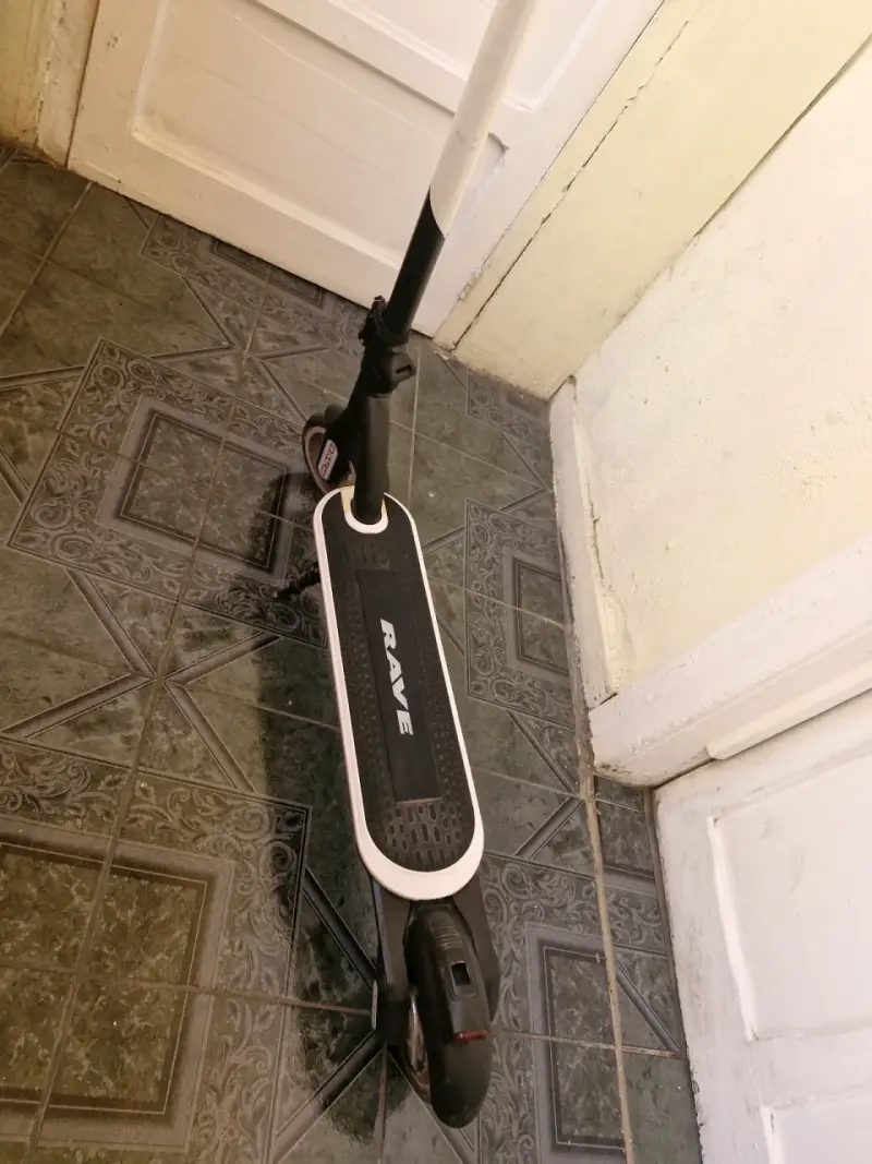 Scooter eléctrico Rave negro - 1