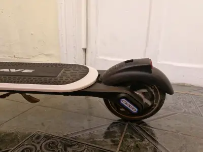 Scooter eléctrico Rave negro - miniatura 2