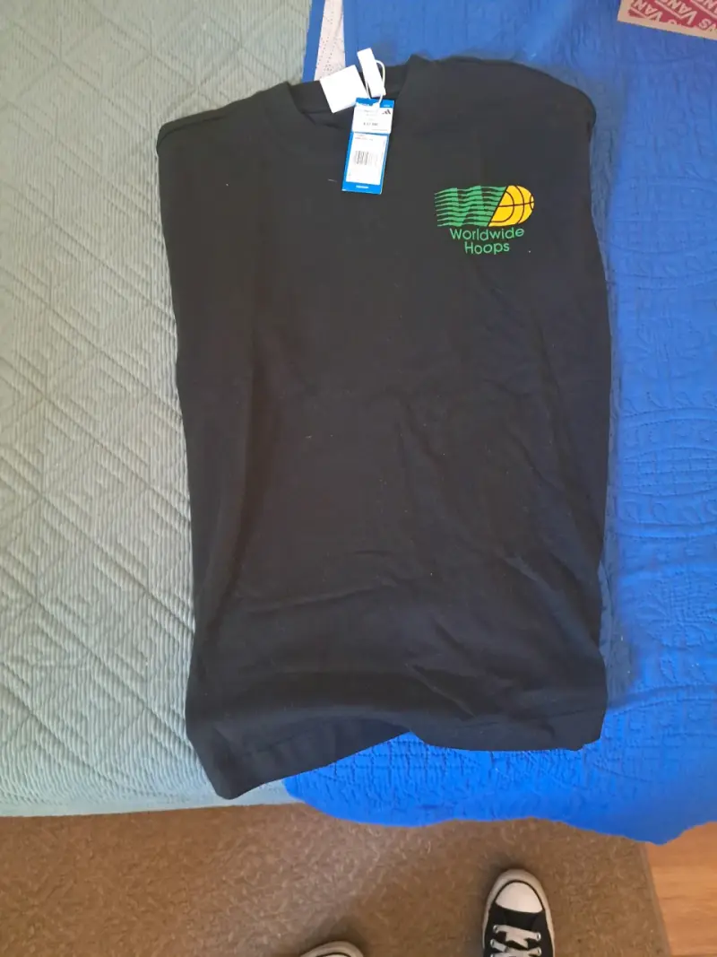 Polera negra Adidas Worldwide Hoops - 2
