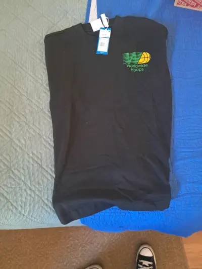 Polera negra Adidas Worldwide Hoops - miniatura 2