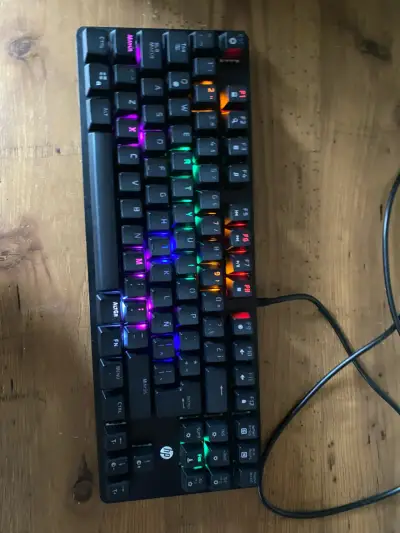 Teclado mecánico RGB para PC - miniatura 3