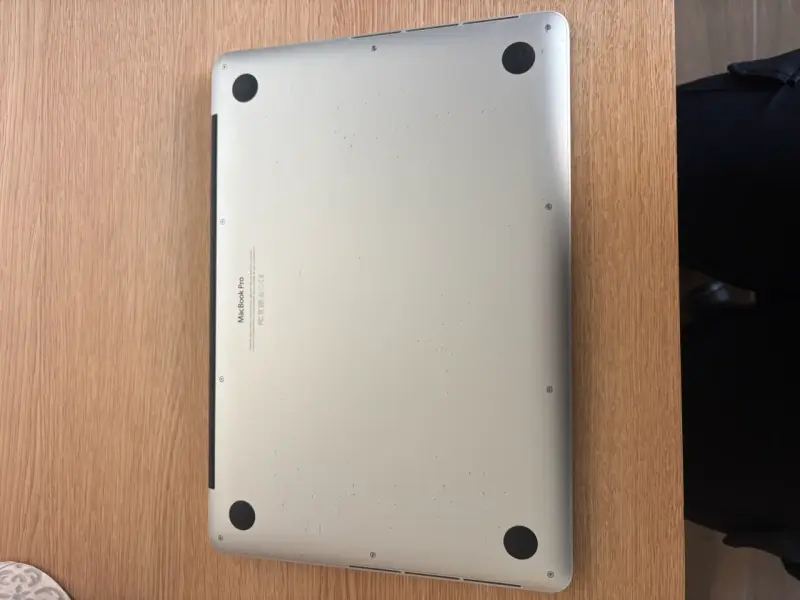 MacBook Pro 13” - 4