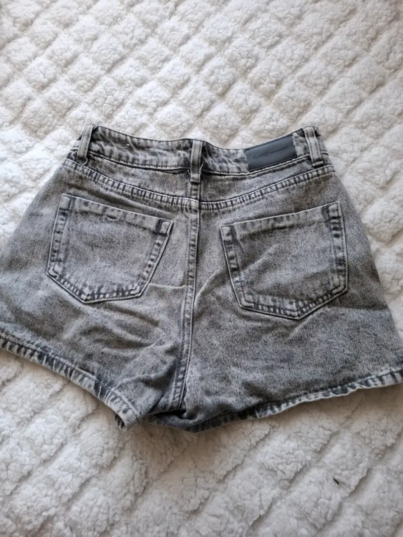 Shorts de mezclilla gris - 3